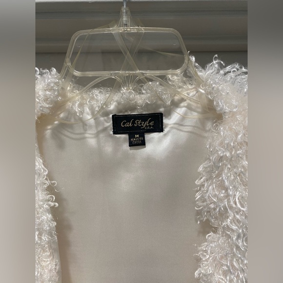 Cali Style U.S.A. Boho Cream Ivory White Fuzzy Faux Shearling Fur Vest - Size M - Picture 2 of 8